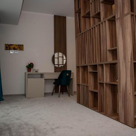 Unique Garden Hotel Braila Ngoại thất bức ảnh