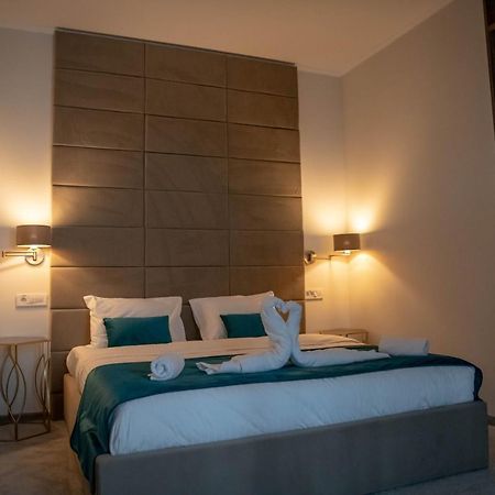 Unique Garden Hotel Braila Ngoại thất bức ảnh