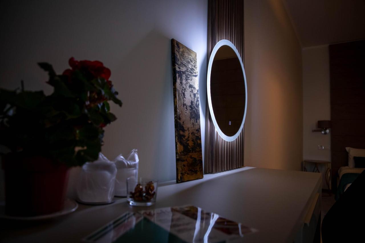 Unique Garden Hotel Braila Ngoại thất bức ảnh